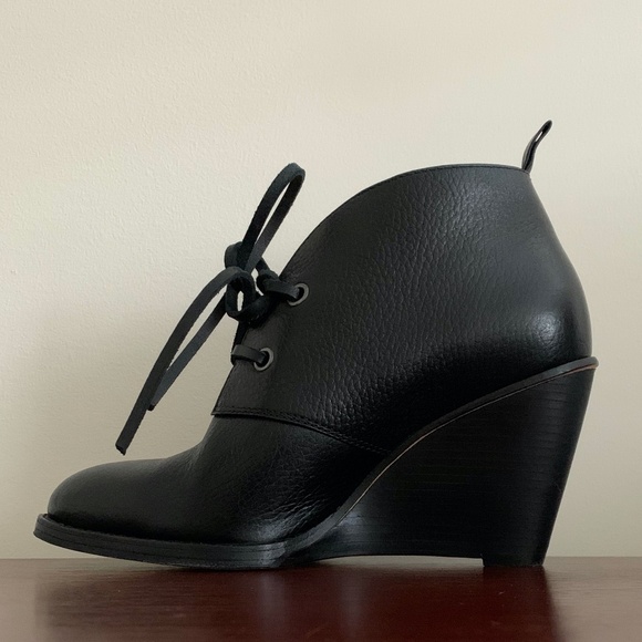 New! Cole Haan Black Wedge Ankle Boot Pebbled Leather - Picture 1 of 8